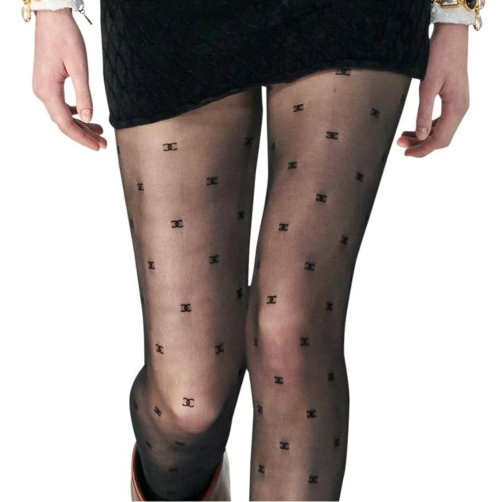 BRAND NEW CHANEL AUTHENTIC RUNWAY CC LOGO STOCKINGS TIGHTS PANTYHOSE SIZE SMALL